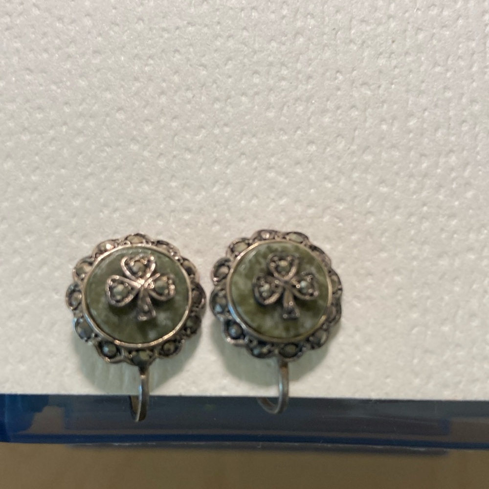 Elegant Irish 925 Silver and Connemara marble screw on earrings